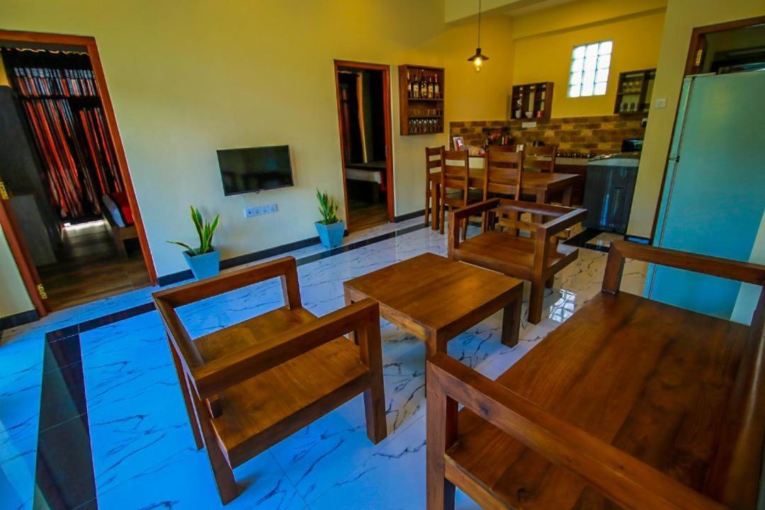 Athithi Villa Hikkaduwa Ngoại thất bức ảnh
