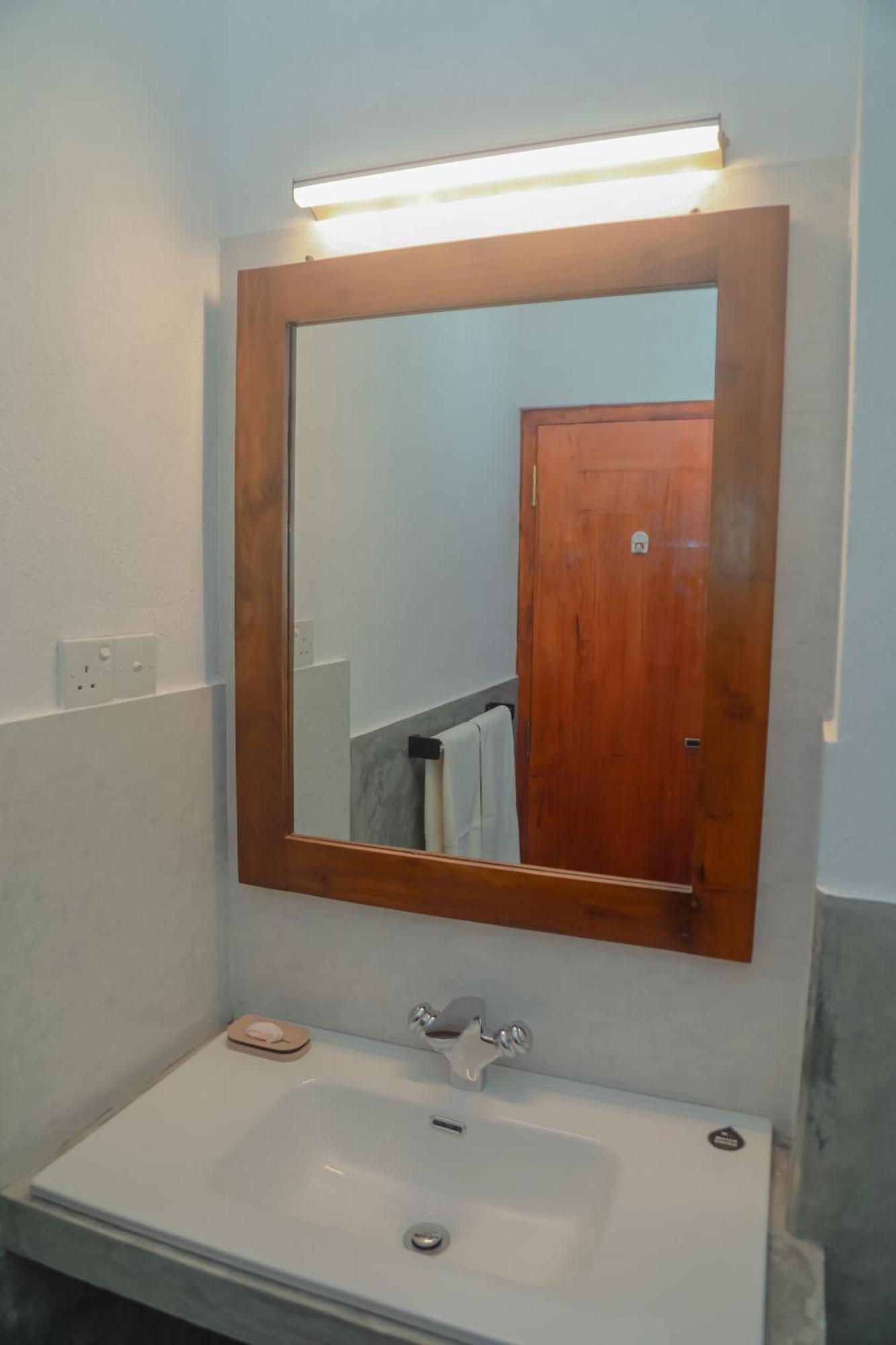 Athithi Villa Hikkaduwa Ngoại thất bức ảnh